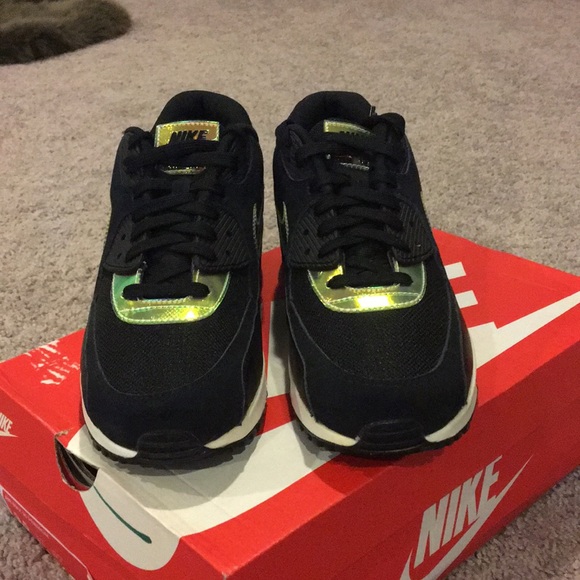 Nike Air Max 90 Premium Shoes Sneakers new 333888 035 black hologram Men’s 9.5 - Picture 3 of 16